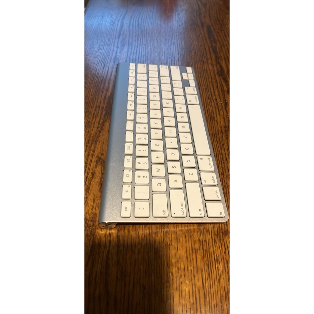 Apple Wireless Bluetooth Keyboard A1314 Mac Aluminium Silver White